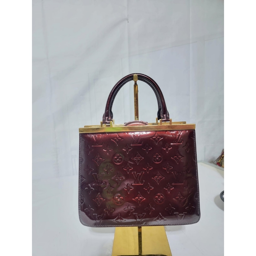 LOUIS VUITTON Monogram Vernis Deesse PM Patent Handbag Wine - Picture 5 of 13